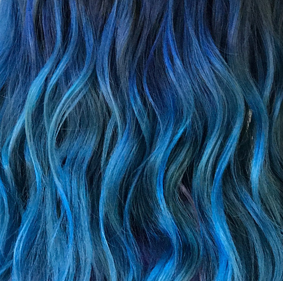Реклама волос синий палитра. Синий оттенок Линды. Синяя палетка.